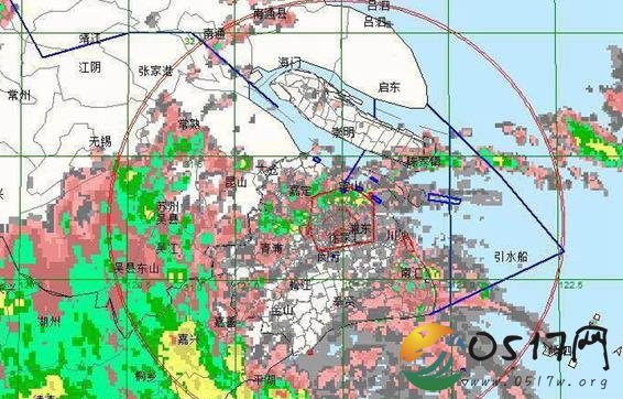 上海再发台风警报 市民出行的注意安全