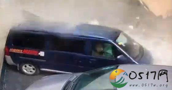 广东云浮一餐厅气体爆炸 现场监控还原事发的经过